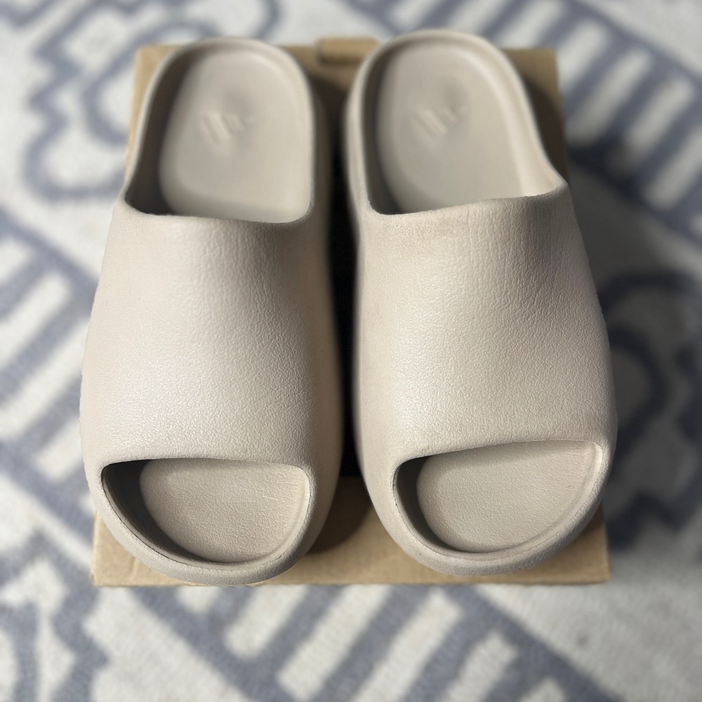 Kids Yeezy Slides